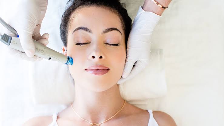 Why Celebs Can’t Get Enough of HydraFacials? And, Is It For You?